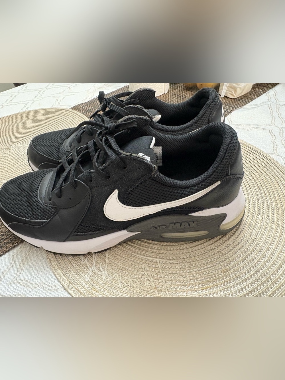Nike Women's Black and White Athletic Sneakers
